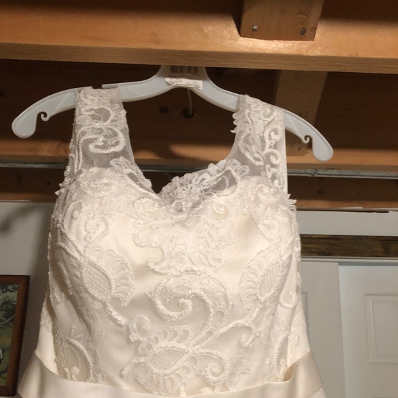 Wedding Dress - Picture 2 of 6